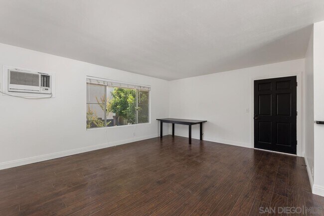 Building Photo - 4800 Williamsburg Ln