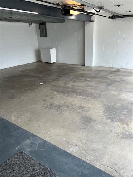 Building Photo - 200 N Avalon Dr