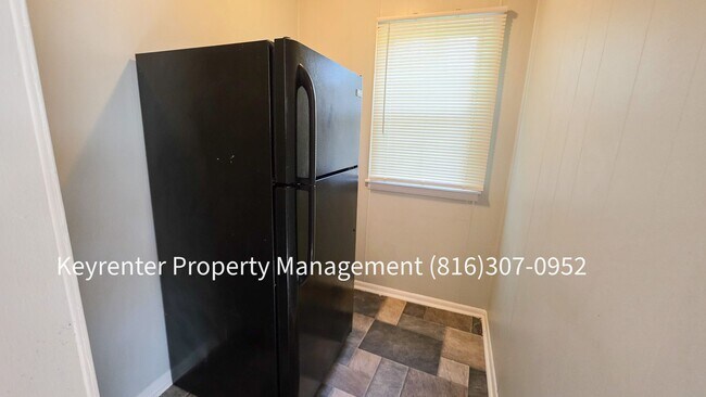 Building Photo - 3 Bed 1 Bath ready to rent!