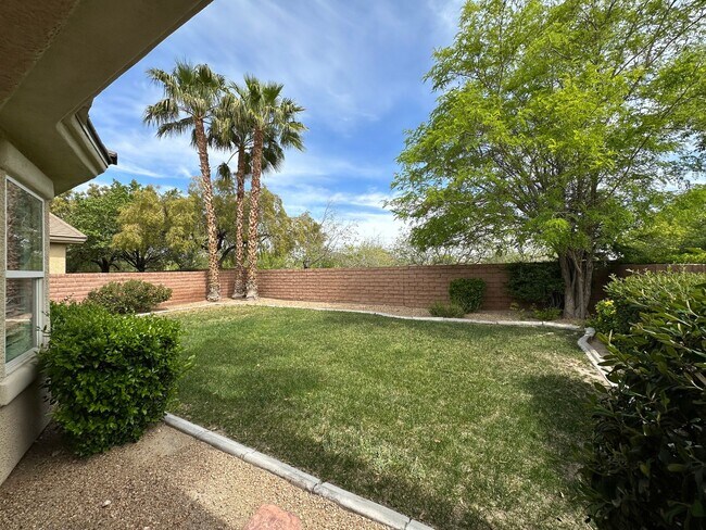 Building Photo - Echo Ridge At The Ridges In Summerlin-Unit 1
