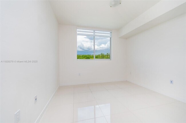 Building Photo - 7825 NW 107th Ave