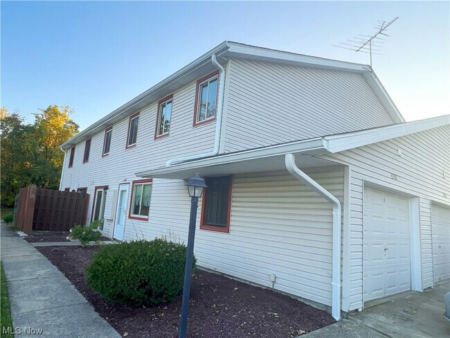 Building Photo - 4246 Duke Ct