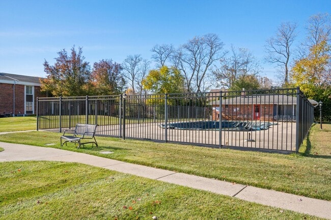 Building Photo - 29516 Bobrich St