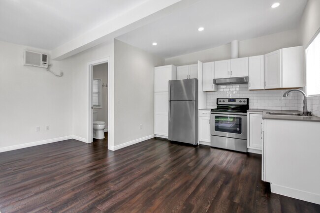 Building Photo - 123 N La Jolla Ave