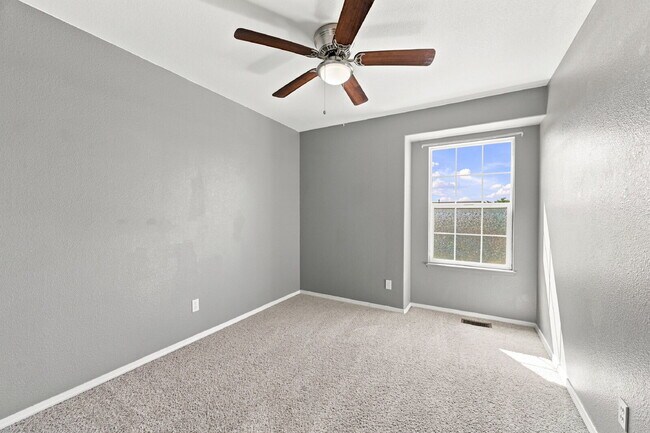 Building Photo - $2,395.95, 4 bed, 3.5 bath located in Colorado Springs with Central AC.