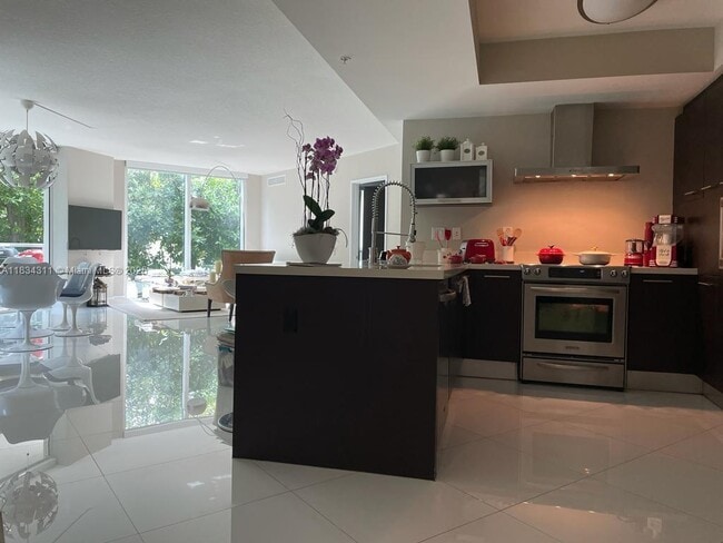 Building Photo - 200 Sunny Isles Blvd