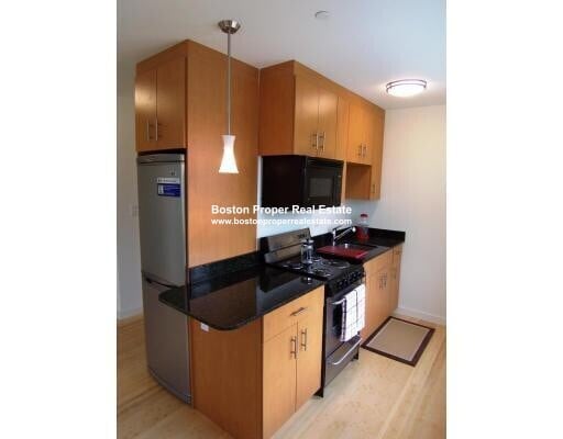 Building Photo - 461 Park Dr