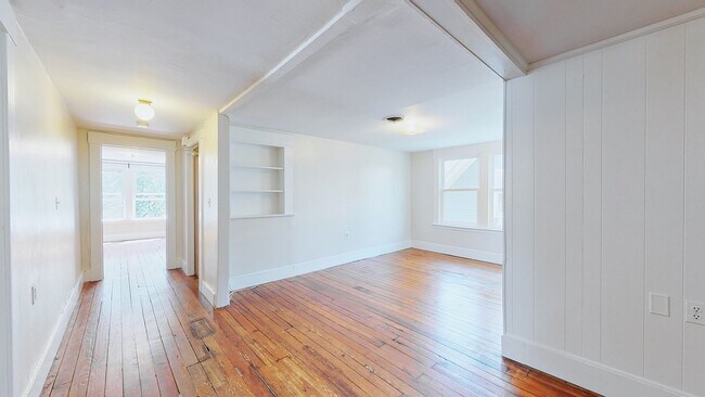 Building Photo - Spacious Apartments in Prime East Rock by East Rock Park!