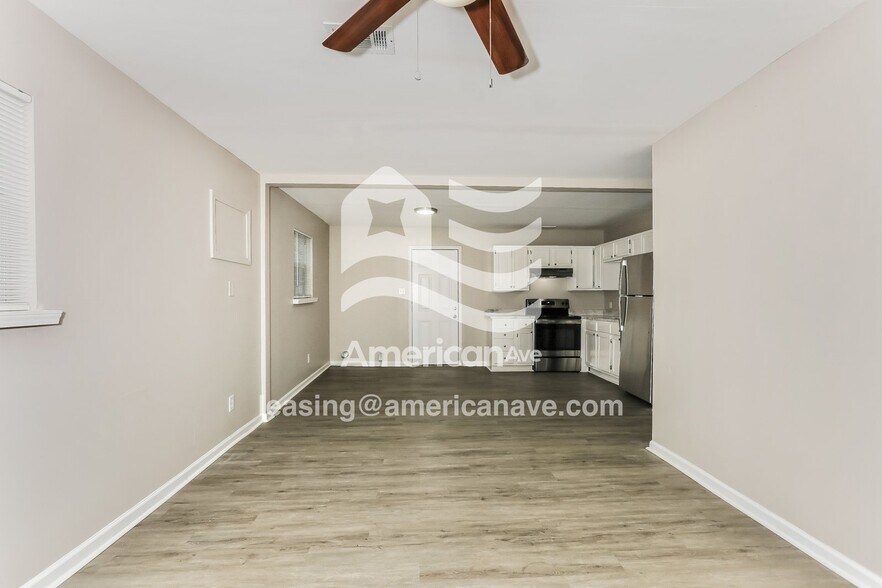 Building Photo - 7212 Knollwood Rd