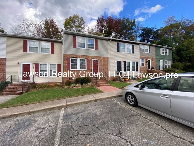Building Photo - Charming Salem Townhome