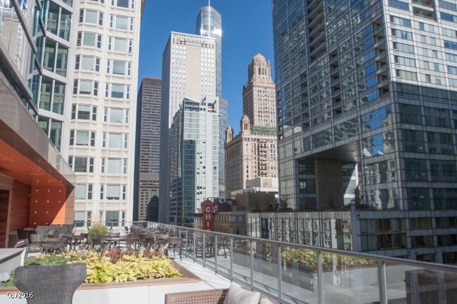 Building Photo - 34 W Randolph St
