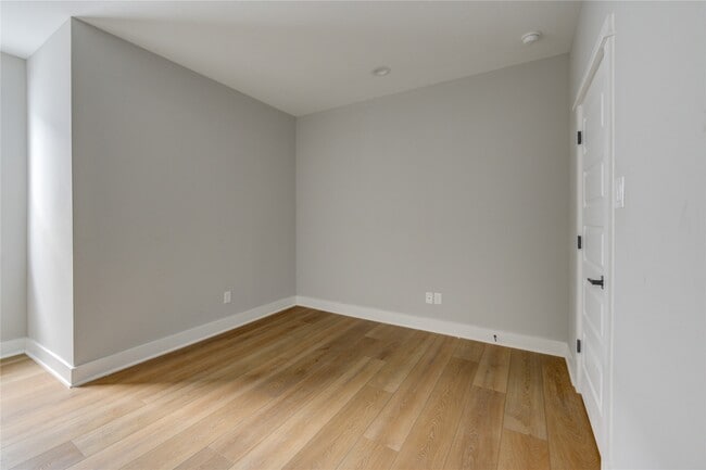 Building Photo - 4220 McKinley St