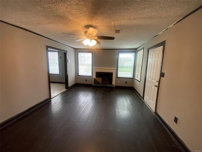 Building Photo - 3577 Whiting Ave