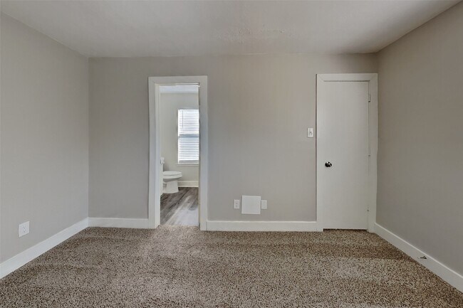 Building Photo - 5150 Summit Lodge Dr
