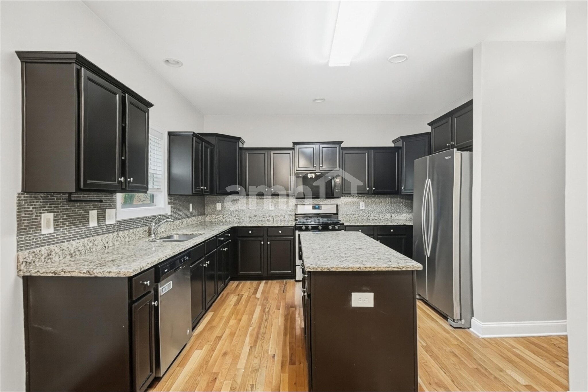 Building Photo - 5592 Lair Ln