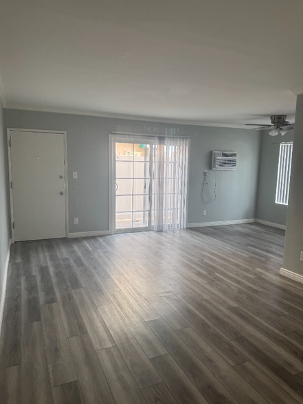 Building Photo - 8757 Owensmouth Ave