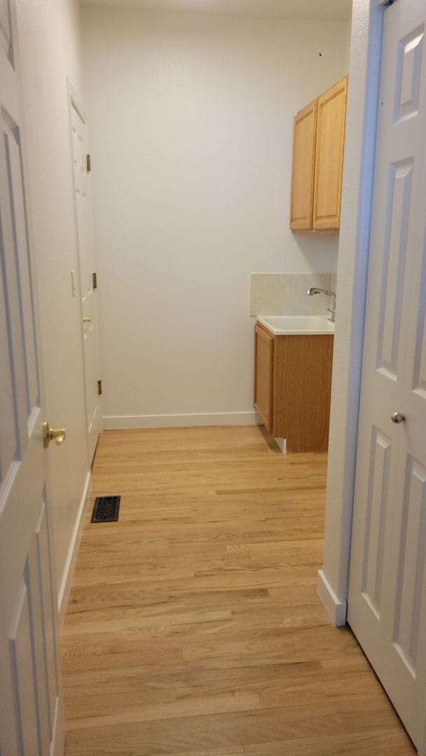 Building Photo - Beautiful Single Story Townhouse with Den & Attached 2-Car Garage