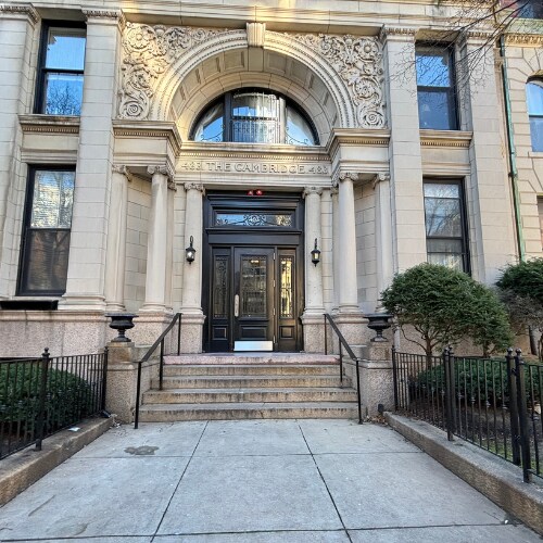 Building Photo - 483 Beacon St