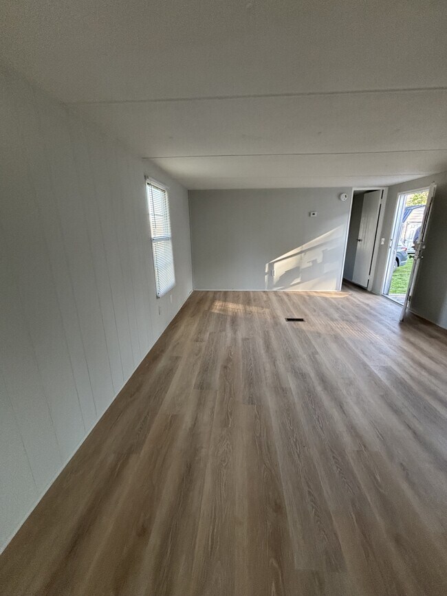 Building Photo - 53 Cushion Pl