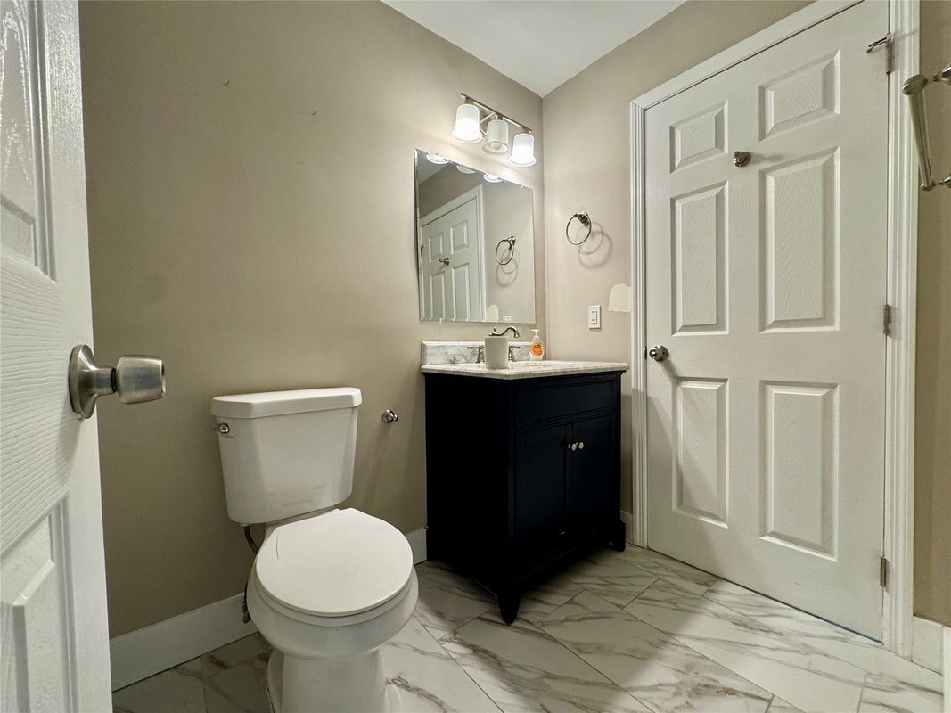 Building Photo - 1871 NW 31st Ave