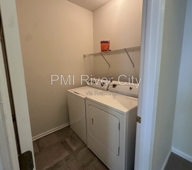 Building Photo - 8617 Ribbon Falls Ln