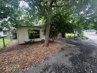 Building Photo - Move-in Special: $200 off the first month's rent