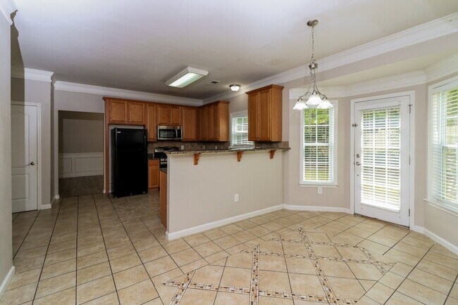 Building Photo - 2001 Creek Pointe Way