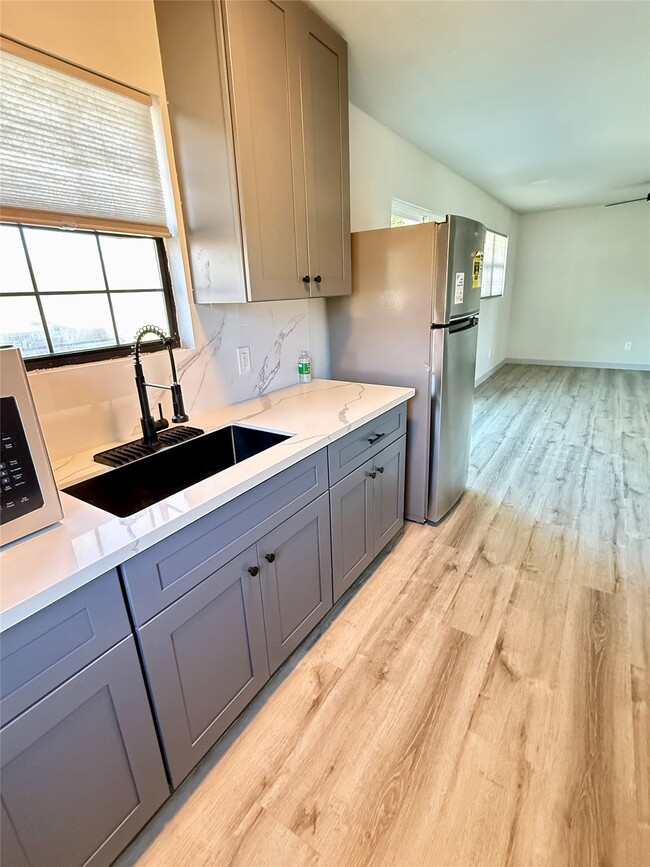 Building Photo - 210 N Mattson St