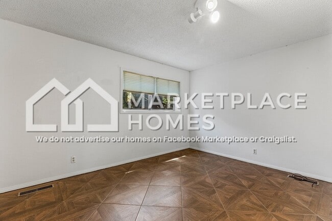 Building Photo - 2155 N Rio De Flag Dr