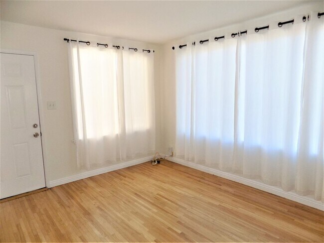 Building Photo - DOW