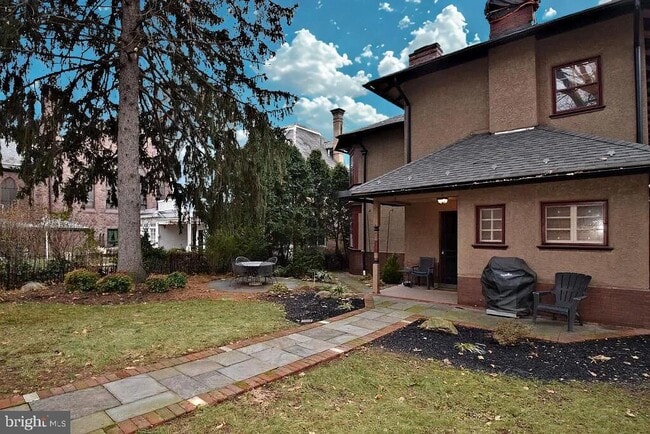 Building Photo - 64 N Hanover St