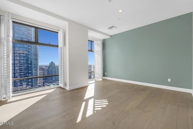 Building Photo - 801 S Grand Ave