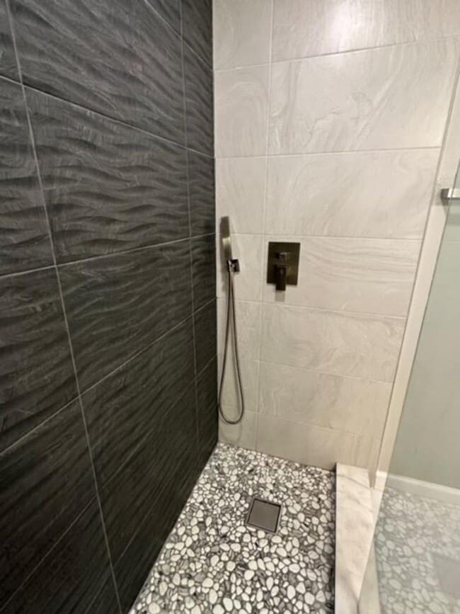 Building Photo - Iconic 2 story corner condo at the Terraces of Celebration. Completely renovated 2 Bedroom, 2 Bat...