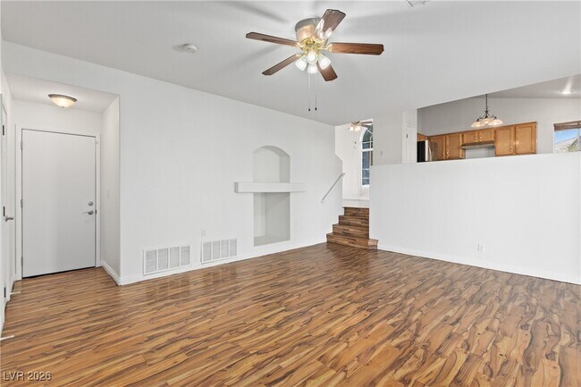 Building Photo - 9475 S Soloshine St