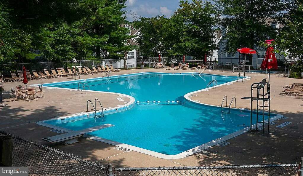 Pool - 9901 Boysenberry Way