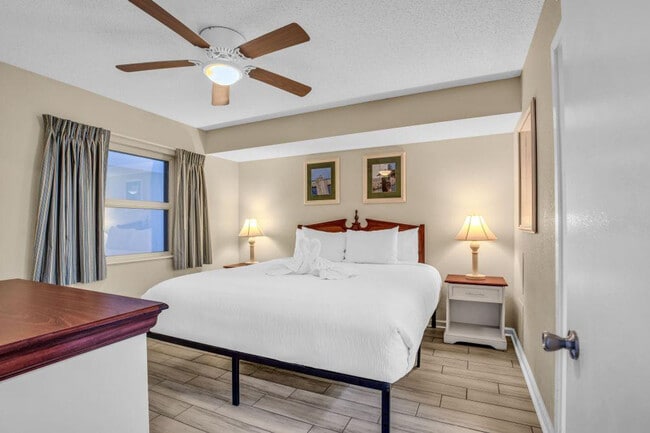 Building Photo - 3548 Alexandria Ave