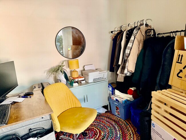 Building Photo - 49 St Germain St