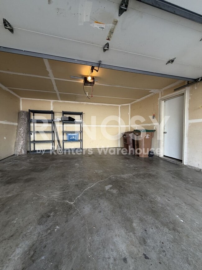 Building Photo - Available Now 3 Bedroom 2 Bath Townhouse in Woodbury