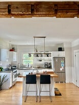 Building Photo - 427 Preble St