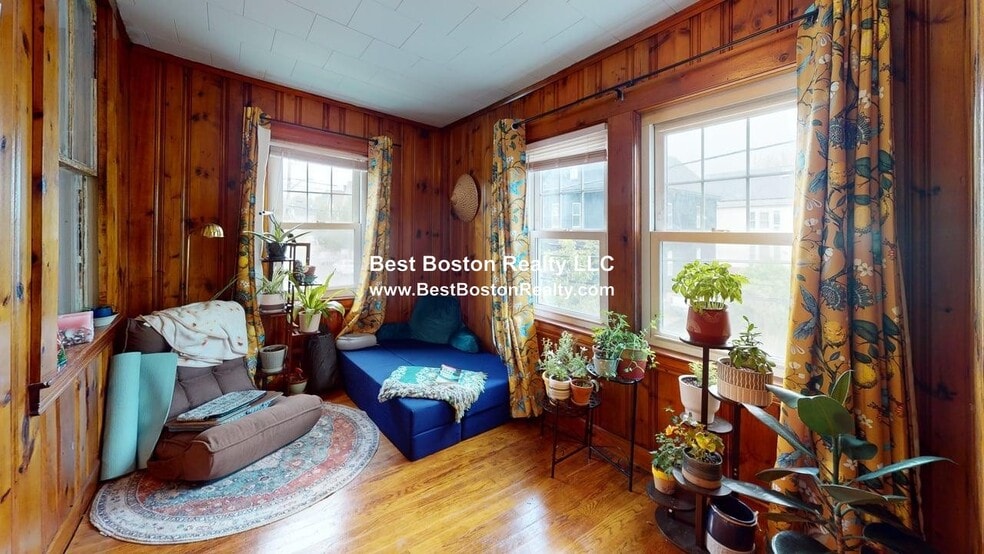 Building Photo - 101 Mills St