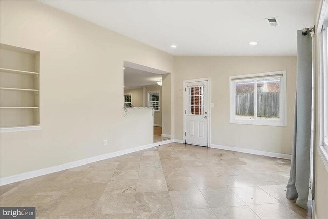 Building Photo - 7416 Sportsman Dr