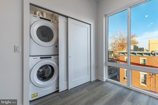 Building Photo - 710 N 16th St