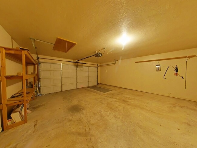 Building Photo - 6837 NW Willow Springs Dr