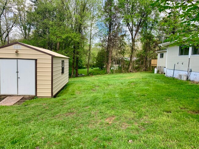 Building Photo - 2402 Corral Rd