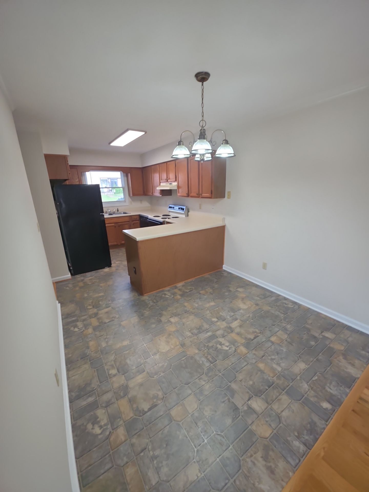 Building Photo - 83 Eastgate Cir