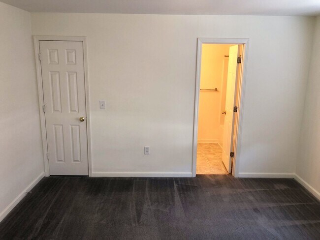 Building Photo - 146-K University Village