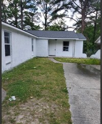 Building Photo - Summerville Duplex