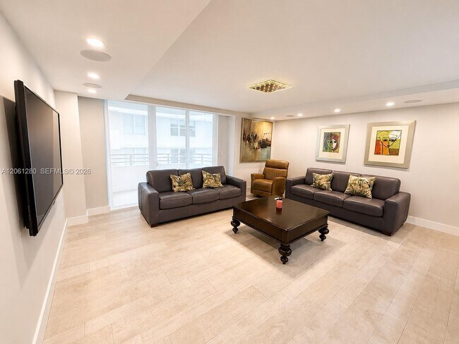 Building Photo - 5555 Collins Ave