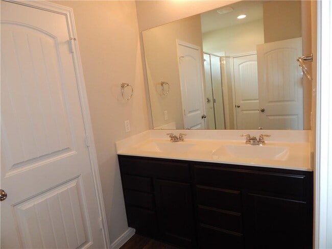 Building Photo - 1005 Ferryman Dr