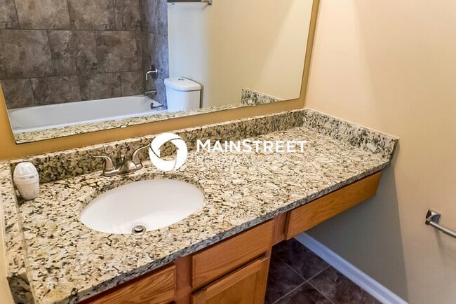 Building Photo - 3 Bedroom Pet-Friendly Home in Indianapoli...